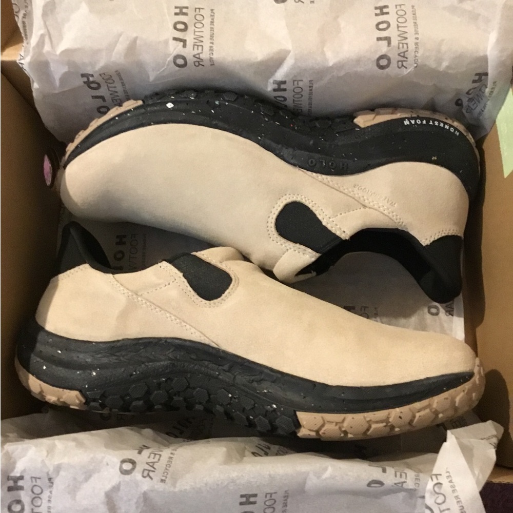 NWT Olympus Holo Echo Sneaker In Shadows - Size 10m